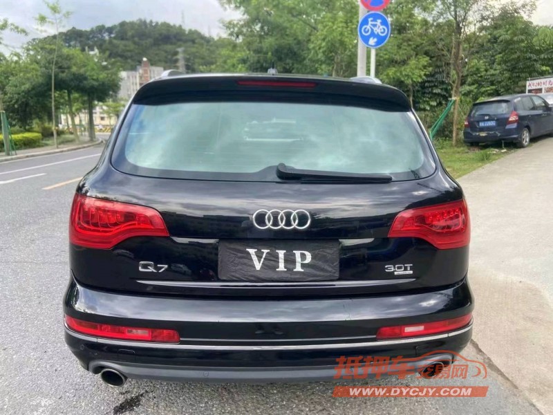 广州11年奥迪Q75