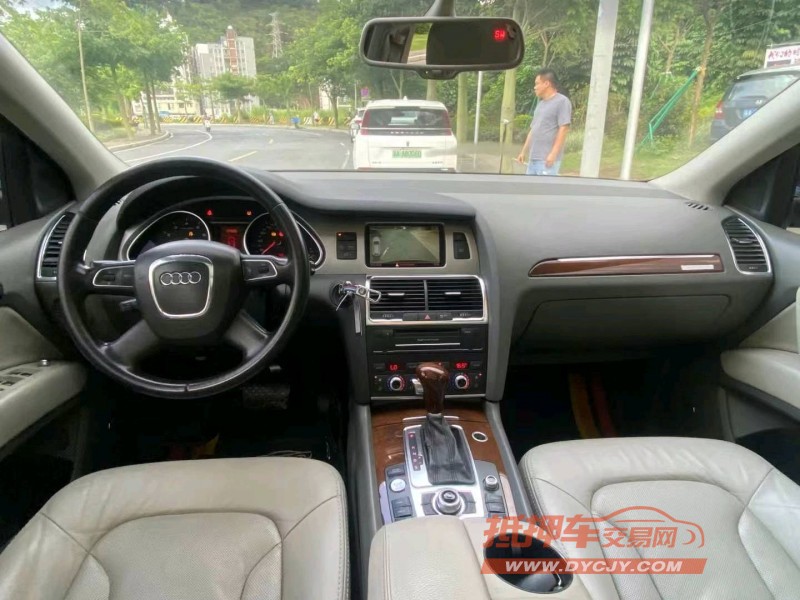 广州11年奥迪Q78