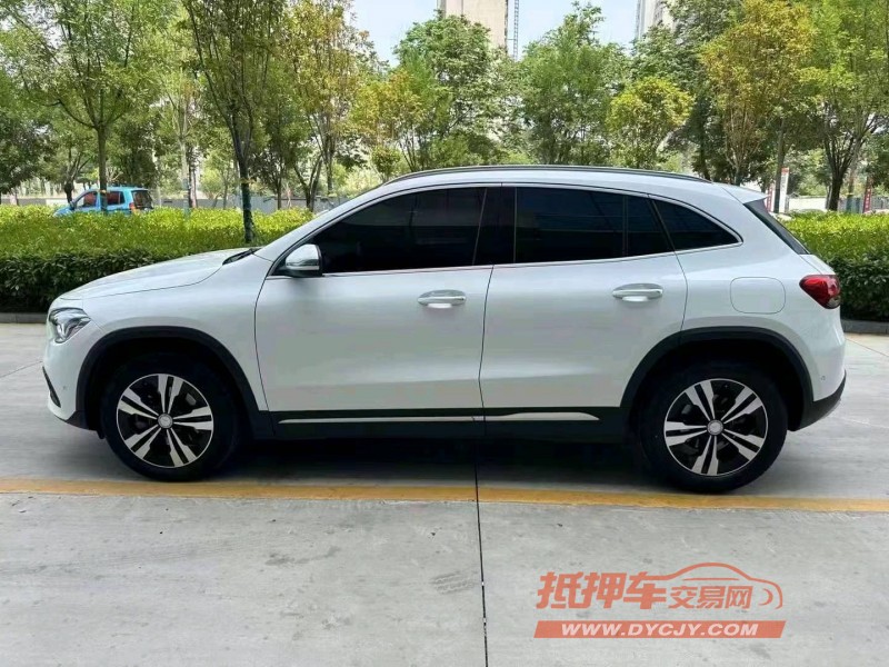 烟台21年奔驰GLA3