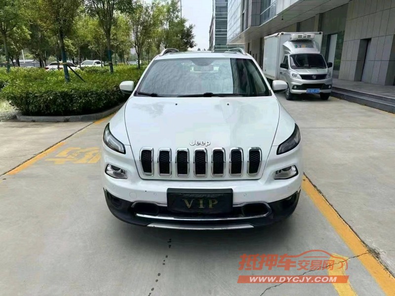 潍坊17年Jeep自由光1