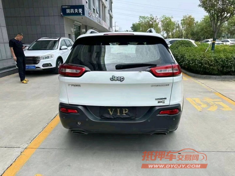 潍坊17年Jeep自由光2