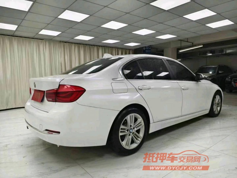 成都17年宝马3系8