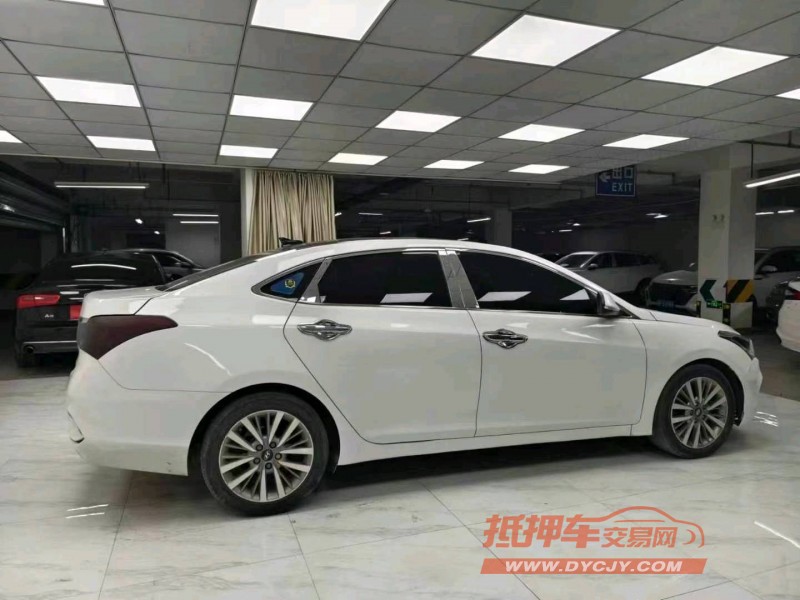 成都17年现代名图8