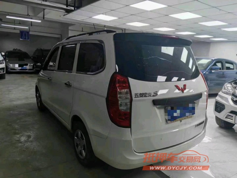 成都19年五菱汽車宏光8