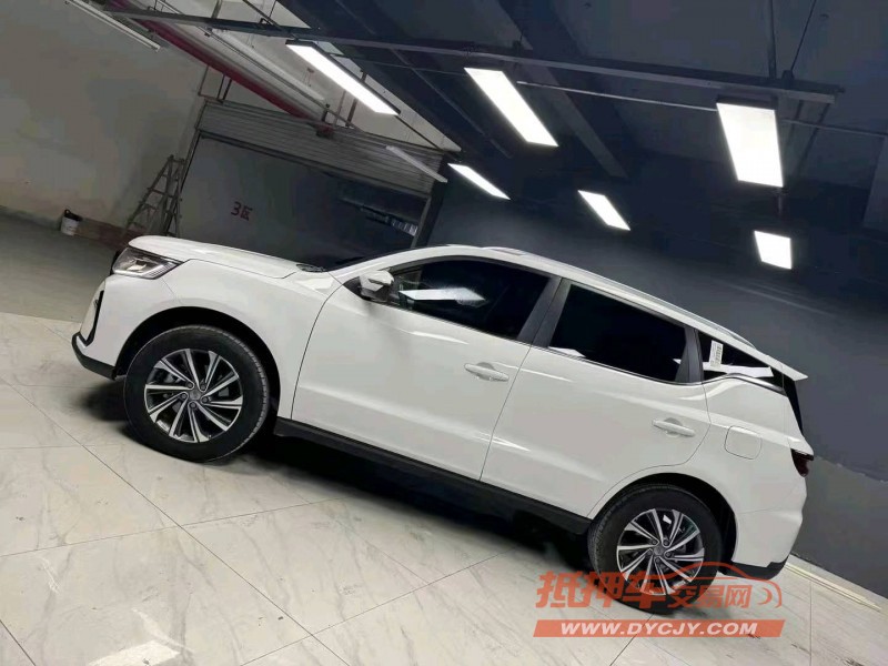 成都23年吉利远景X63