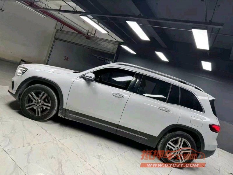 成都20年奔驰GLB3