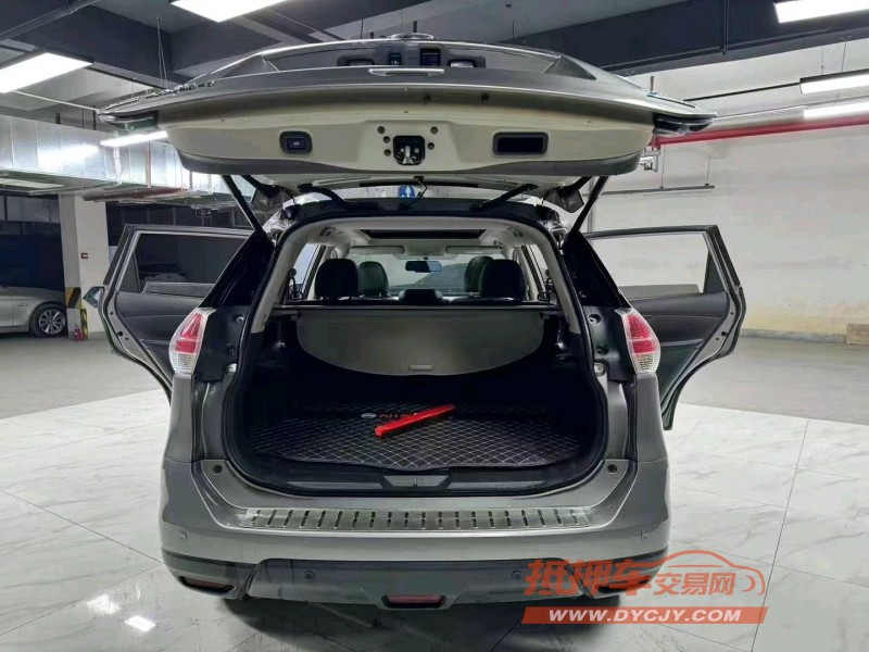 成都14年日产奇骏3