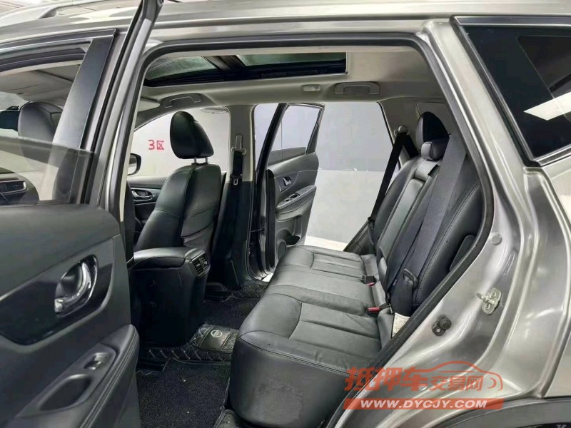 成都14年日产奇骏4