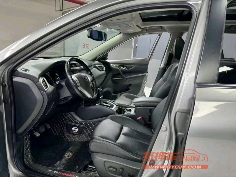 成都14年日产奇骏5