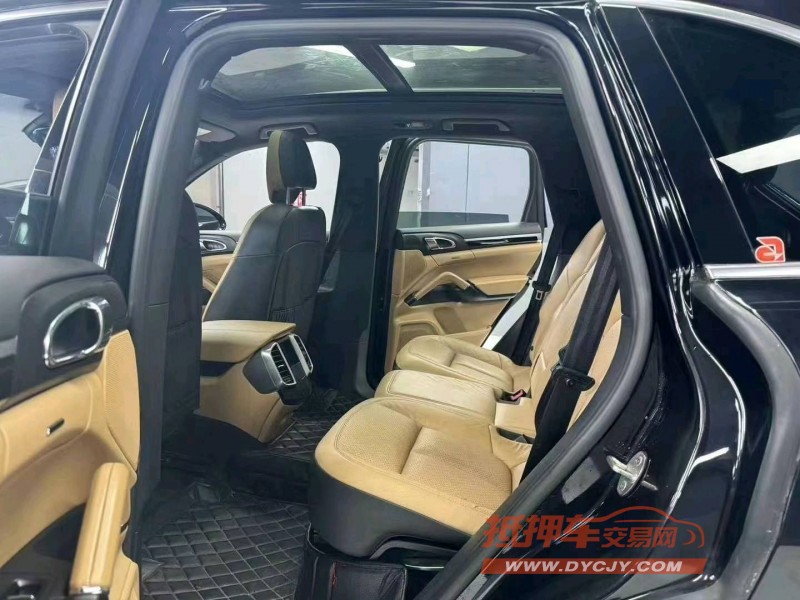 成都15年保时捷卡宴6