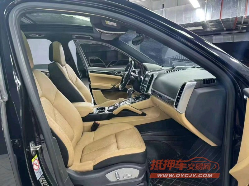 成都15年保时捷卡宴7