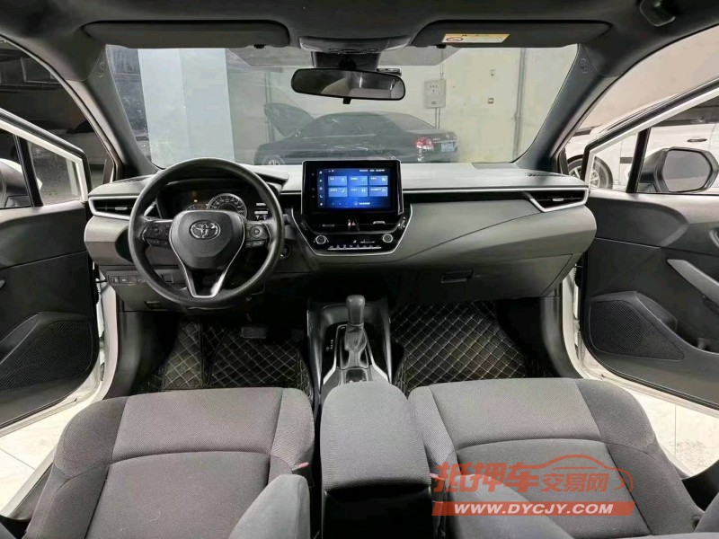 成都23年丰田雷凌3
