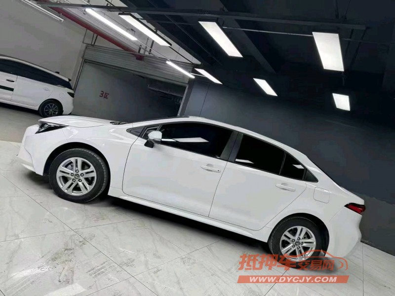 成都23年丰田雷凌5