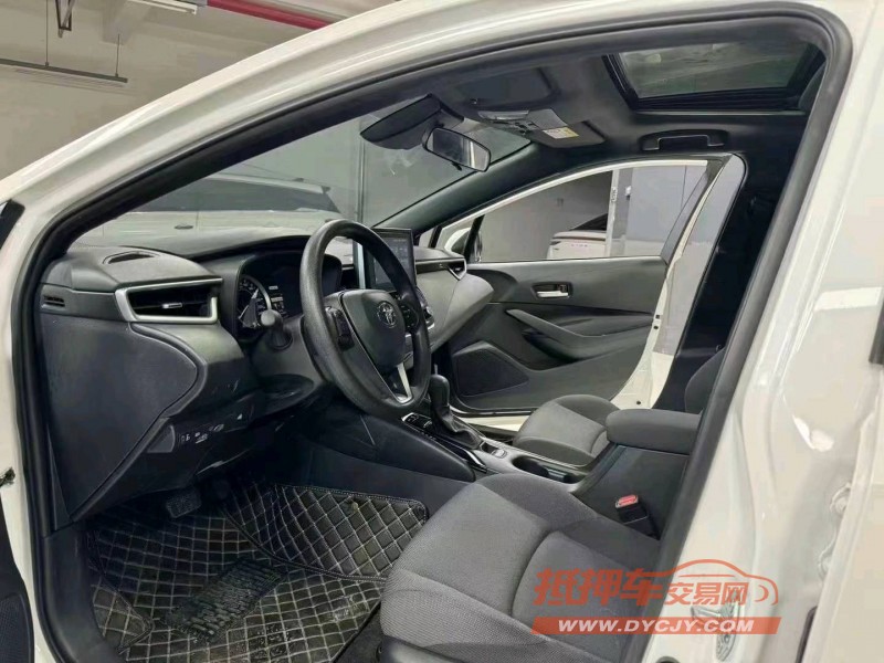 成都23年丰田雷凌8