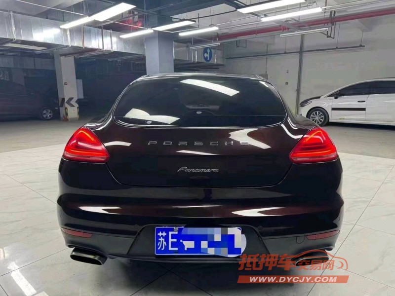 成都14年保时捷帕拉梅拉2