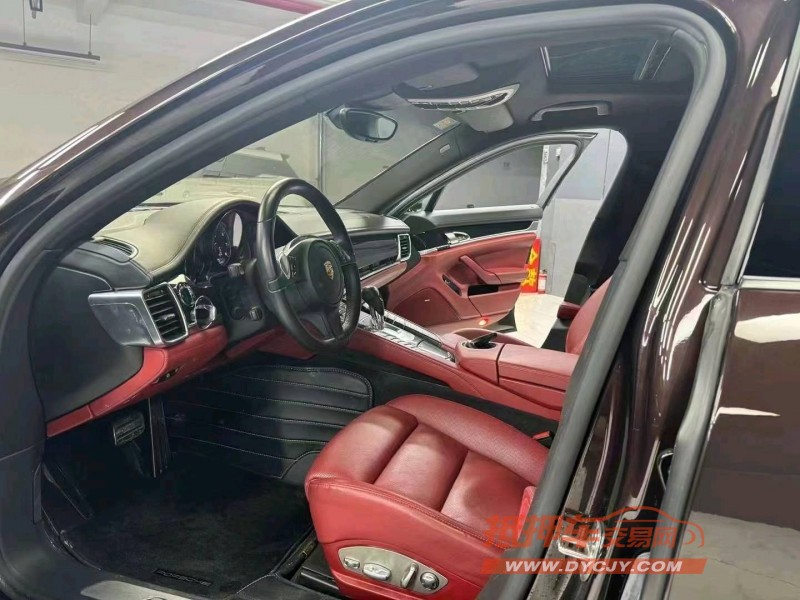 成都14年保时捷帕拉梅拉4