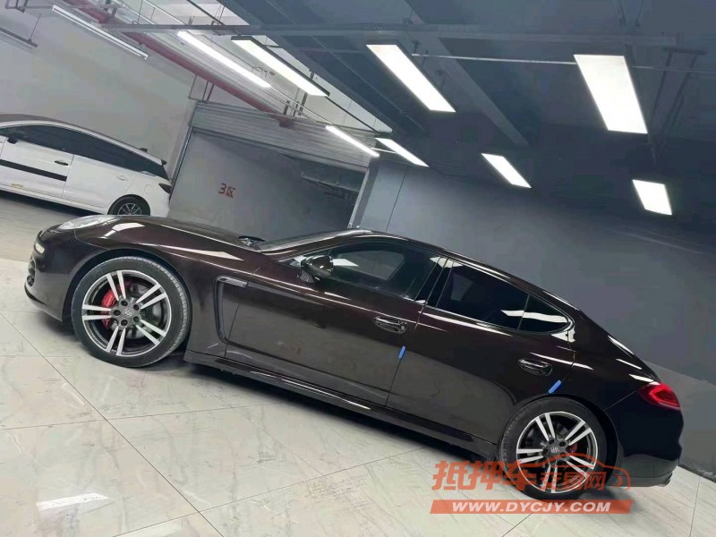 成都14年保时捷帕拉梅拉5