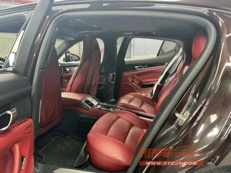 成都14年保时捷帕拉梅拉6