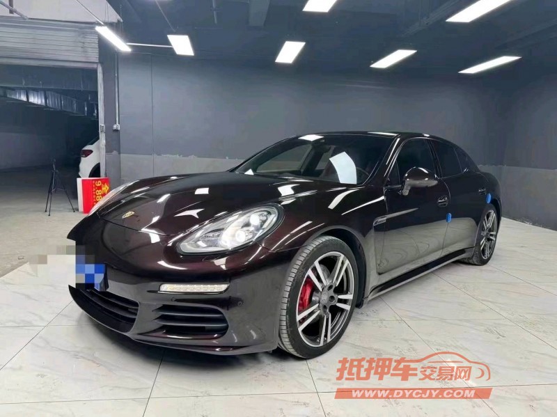 成都14年保时捷帕拉梅拉9