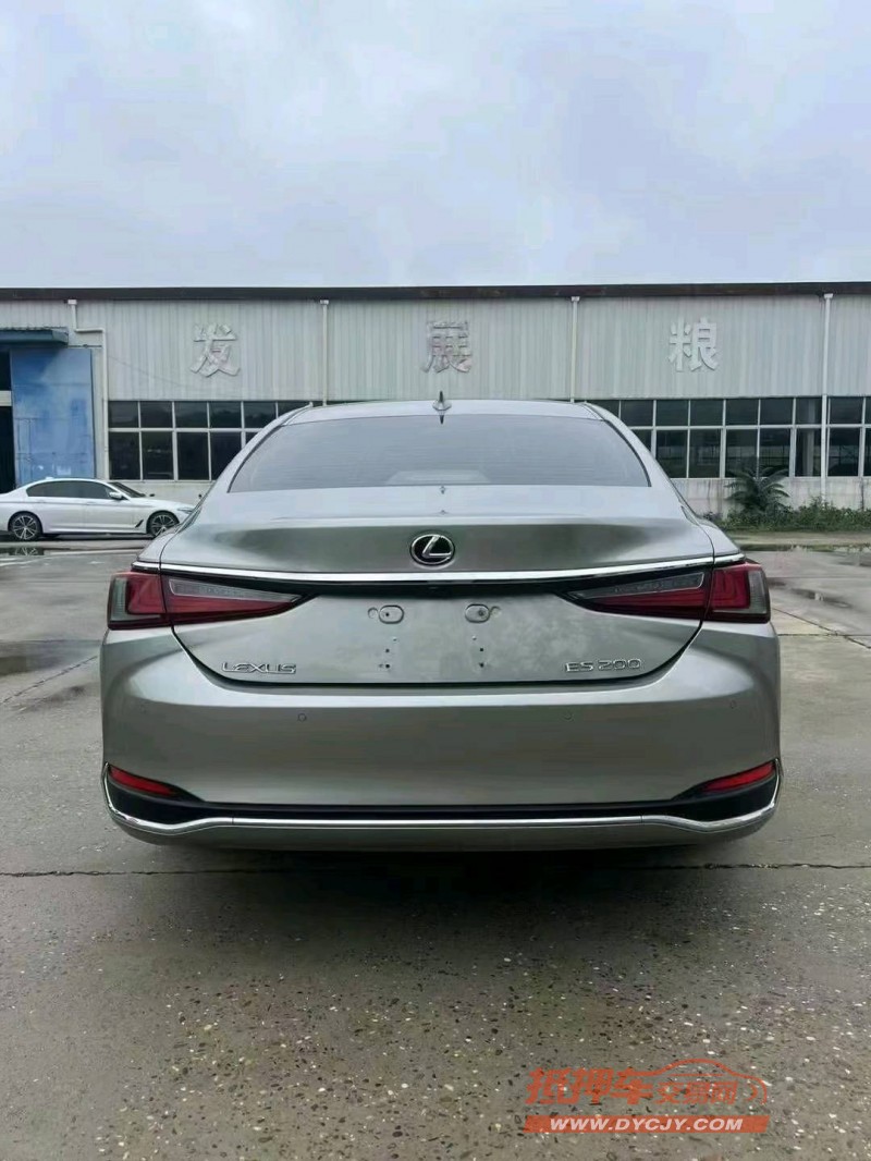襄阳21年雷克萨斯ES9