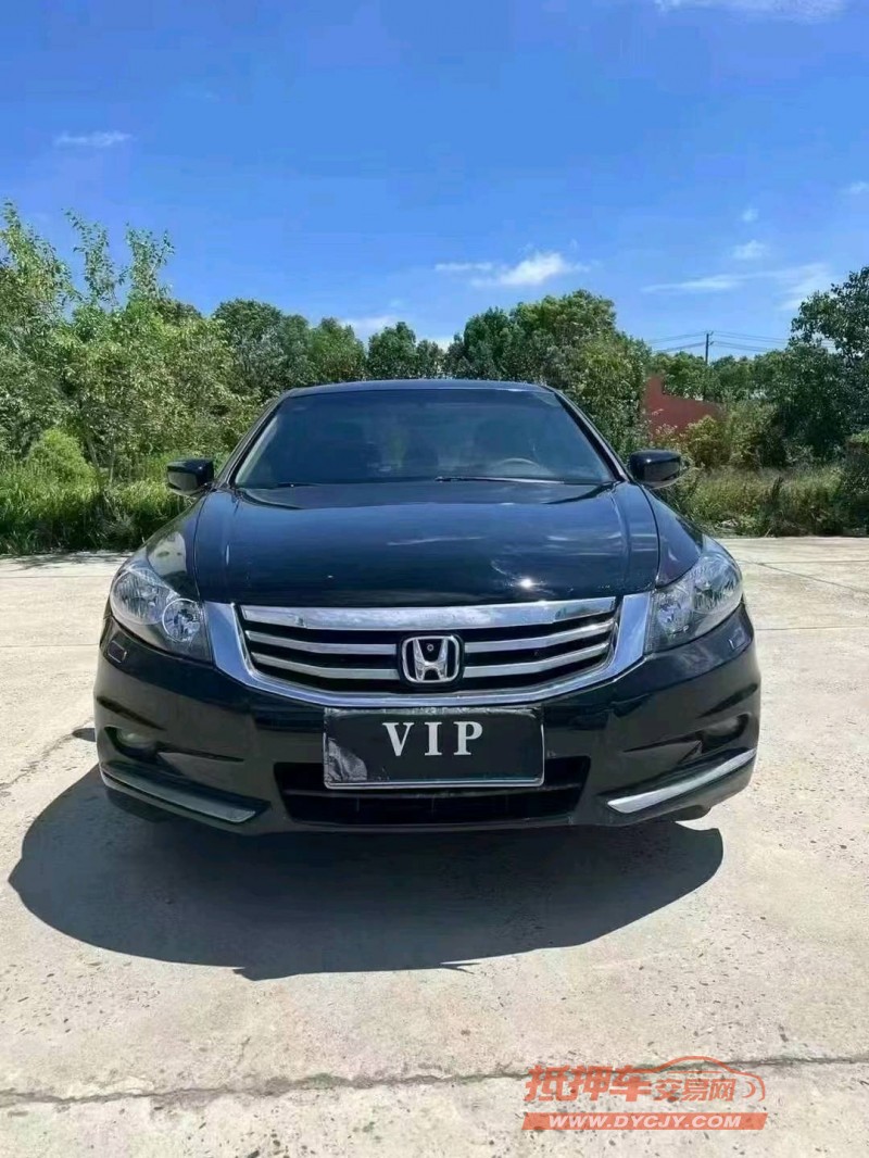 襄阳13年本田雅阁1