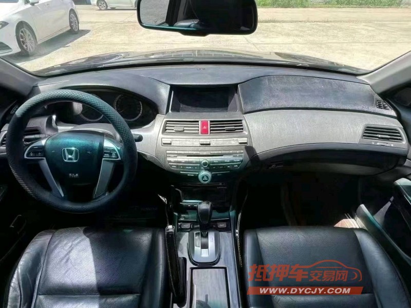 襄阳13年本田雅阁7