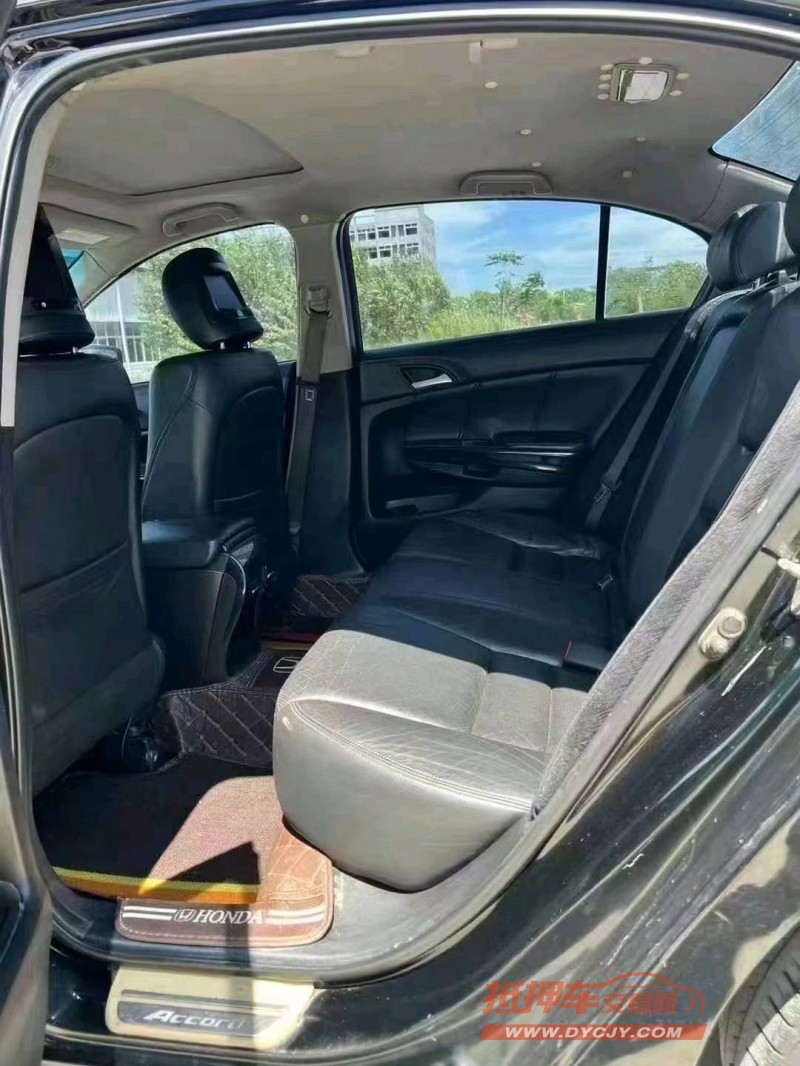 襄阳13年本田雅阁8
