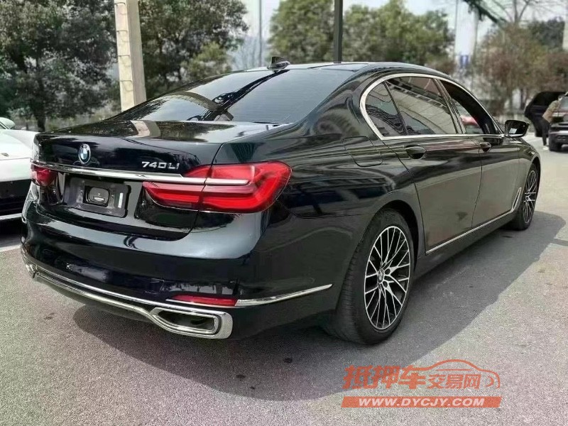 重庆19年宝马7系8