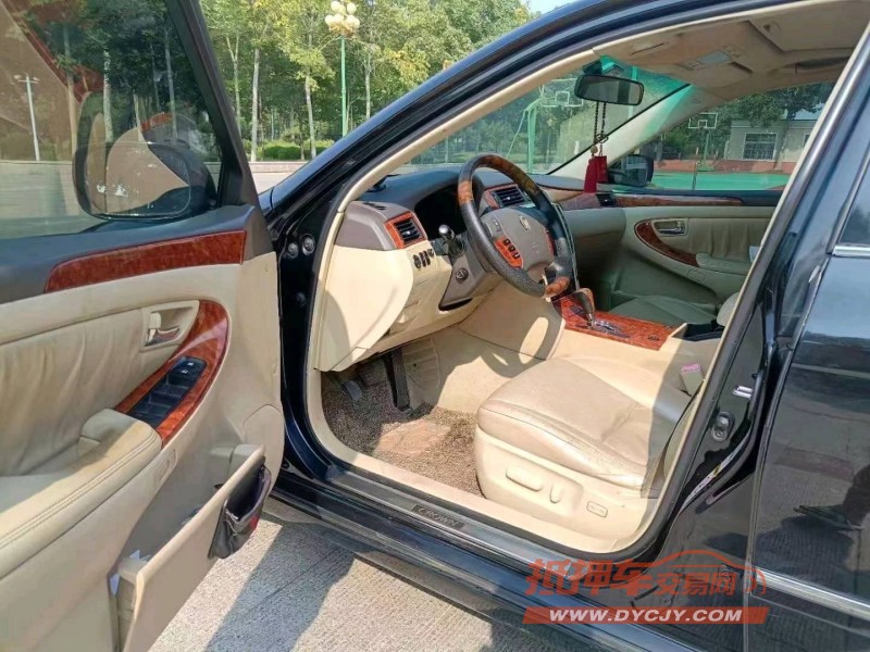 潍坊07年丰田皇冠2