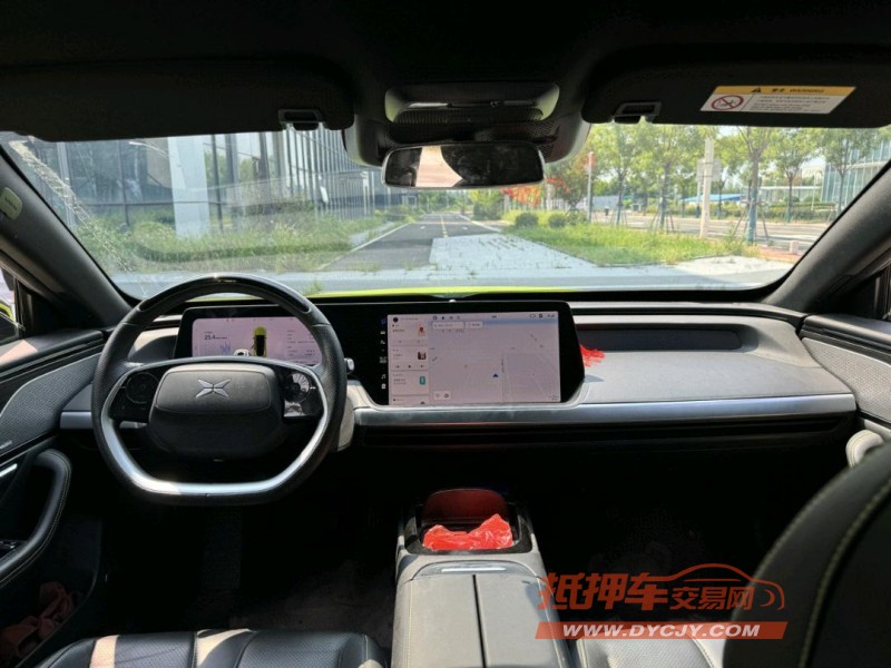 青島22年小鵬汽車p77