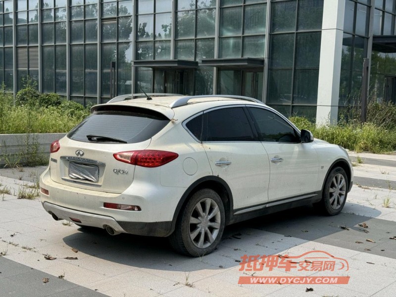 青島17年英菲尼迪QX504
