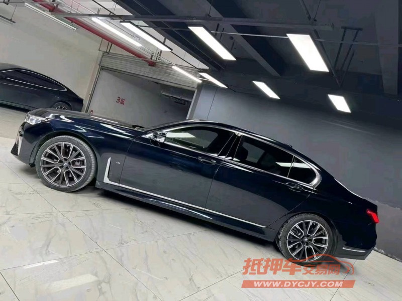 成都19年宝马7系3