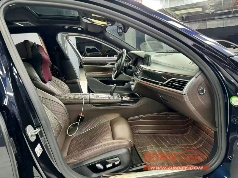 成都19年宝马7系4