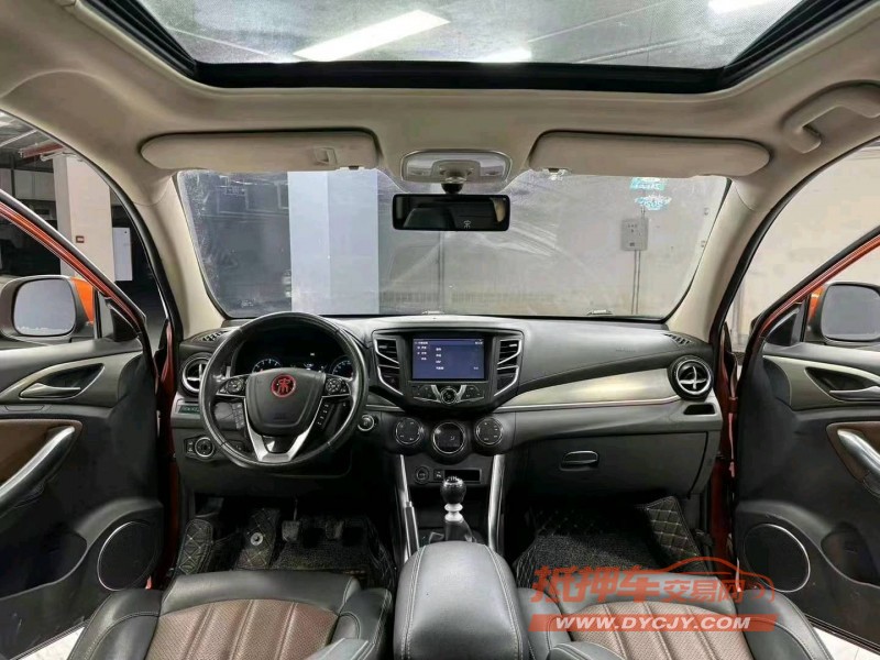 成都17年比亚迪宋8