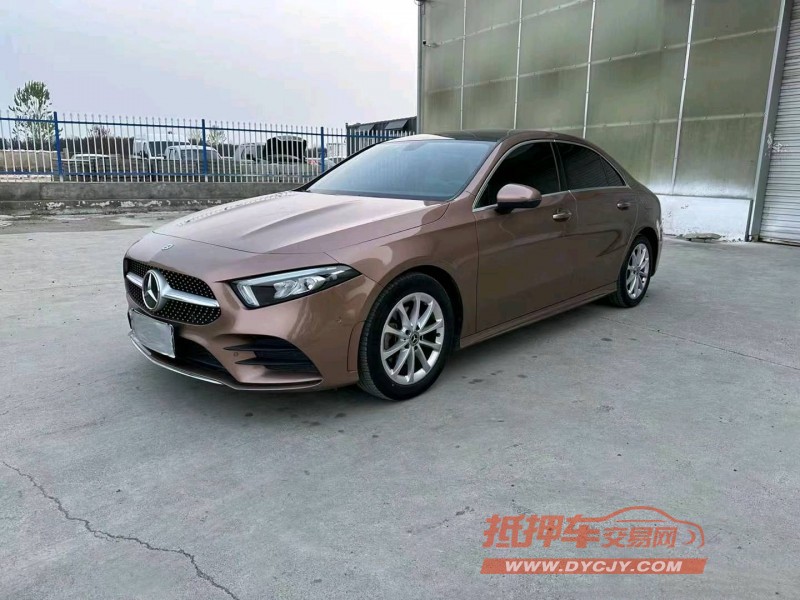 徐州21年奔驰A2