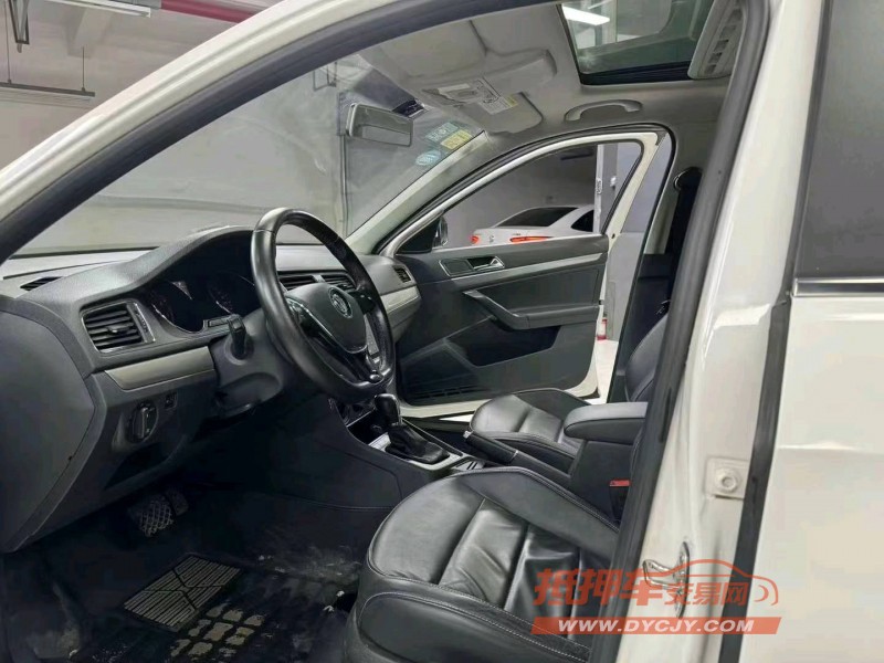 成都16年大众朗逸5