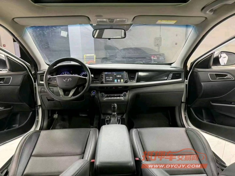 成都18年现代名图8