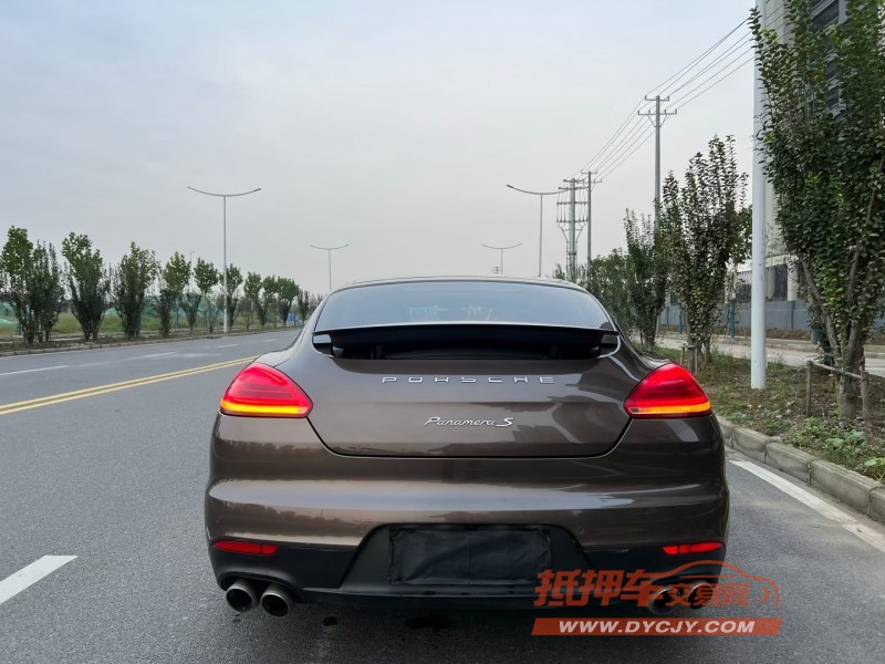 阜陽13年保時捷帕拉梅拉9