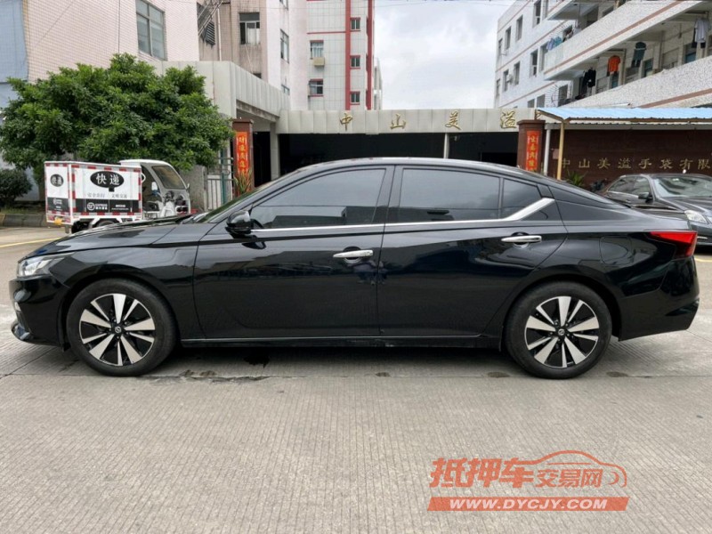 中山21年日产天籁3