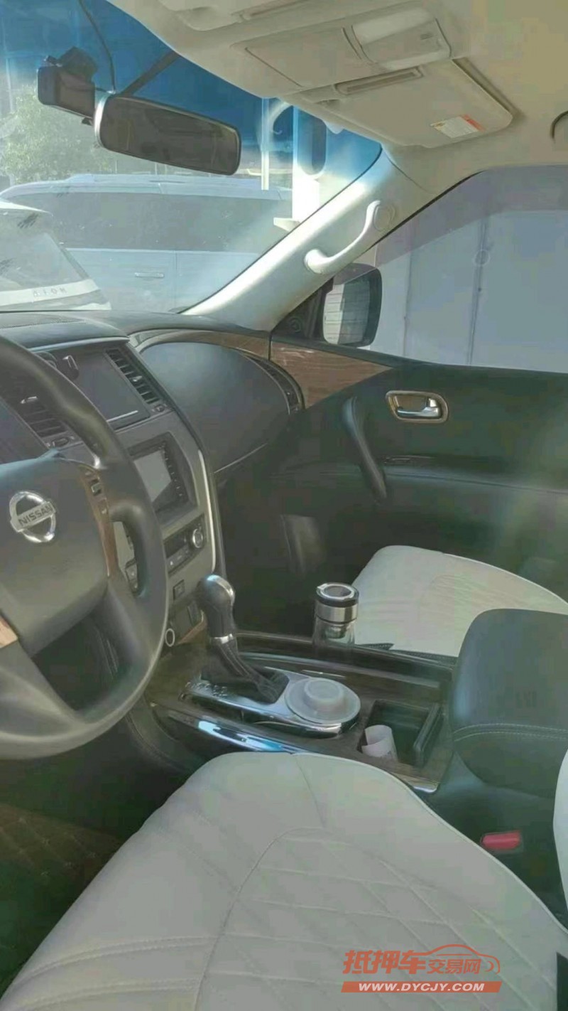 武汉17年日产途乐4