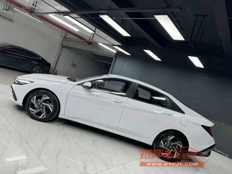 成都24年现代伊兰特3