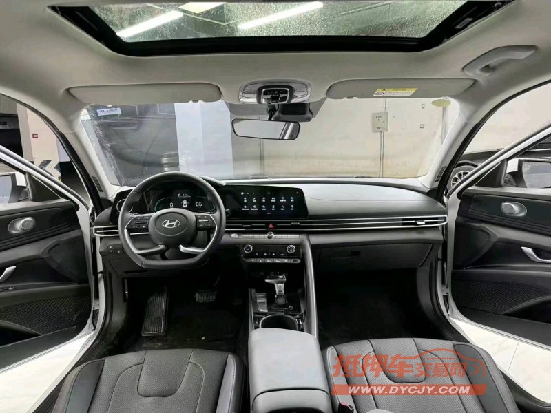 成都24年现代伊兰特7