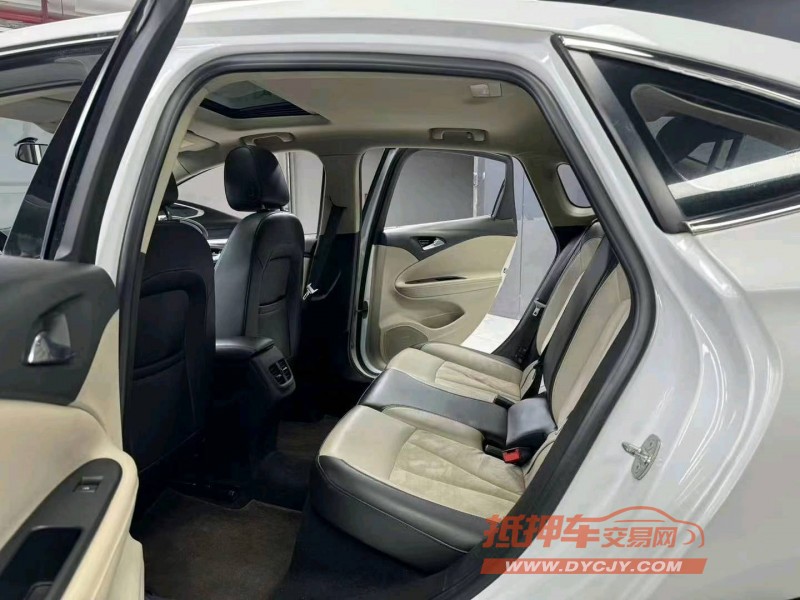 成都18年别克威朗5