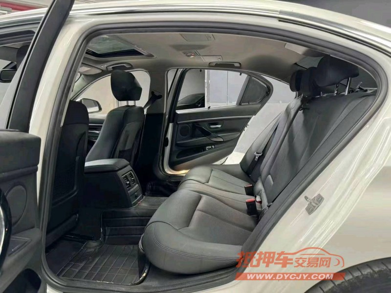 成都17年宝马3系9