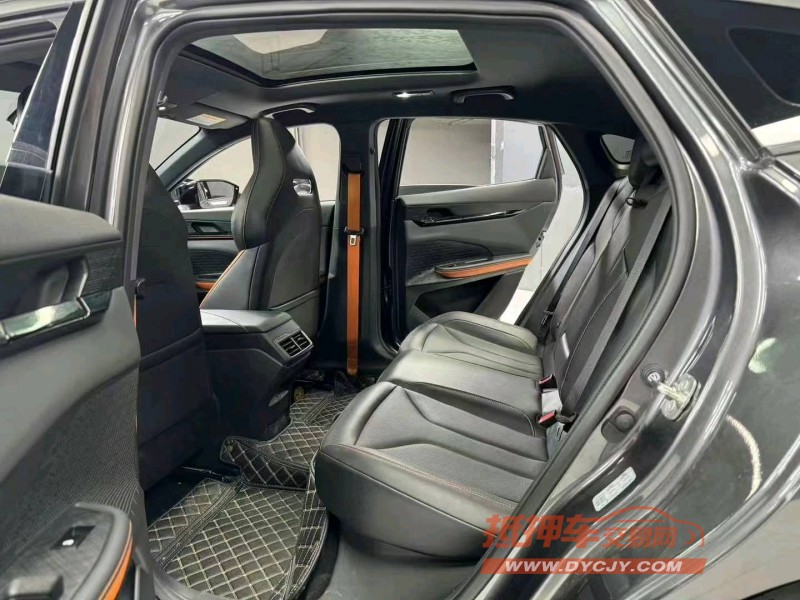 成都23年长安汽车UNI-V6