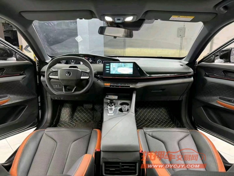 成都23年长安汽车UNI-V9