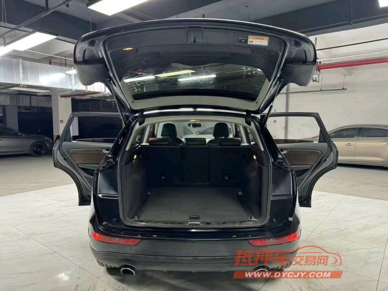 成都16年奥迪Q57