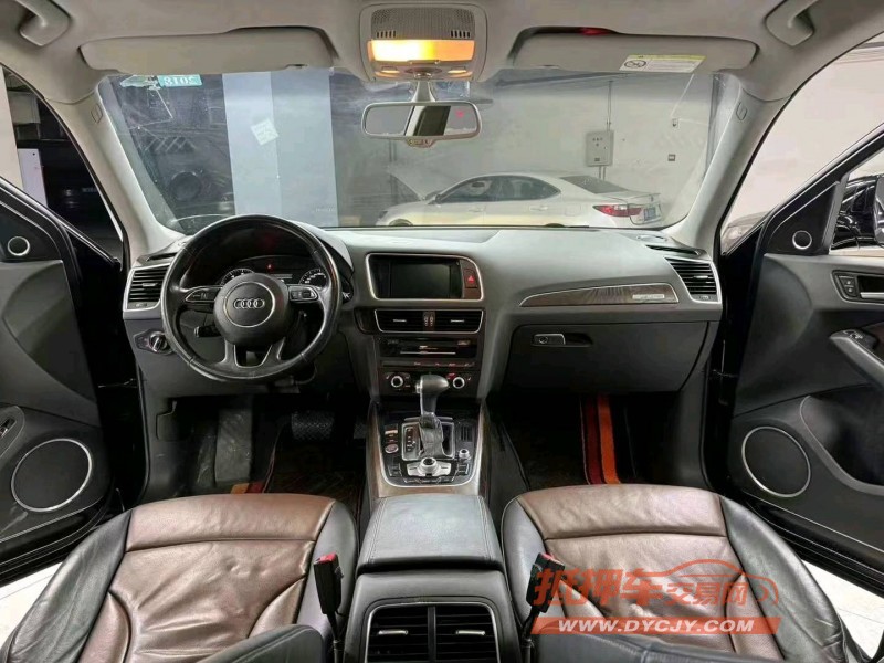 成都16年奥迪Q58