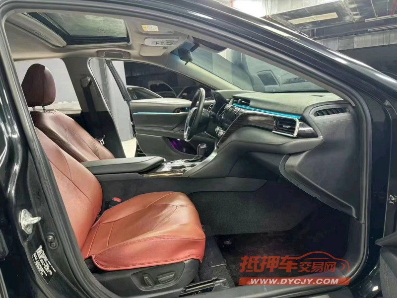 成都20年丰田凯美瑞8