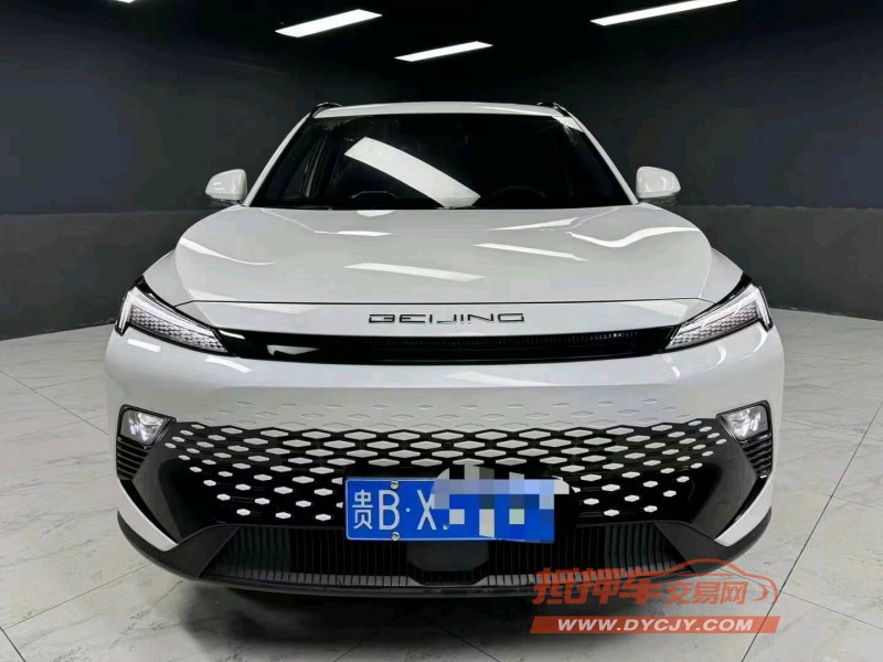 成都23年北汽制造魔方1